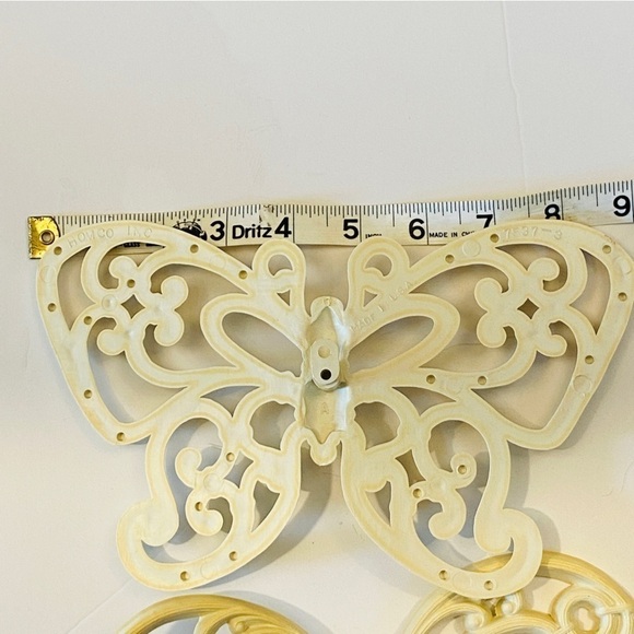 Home Co. Butterflies set of three plastic wall decor, cream colour vintage - Picture 8 of 10